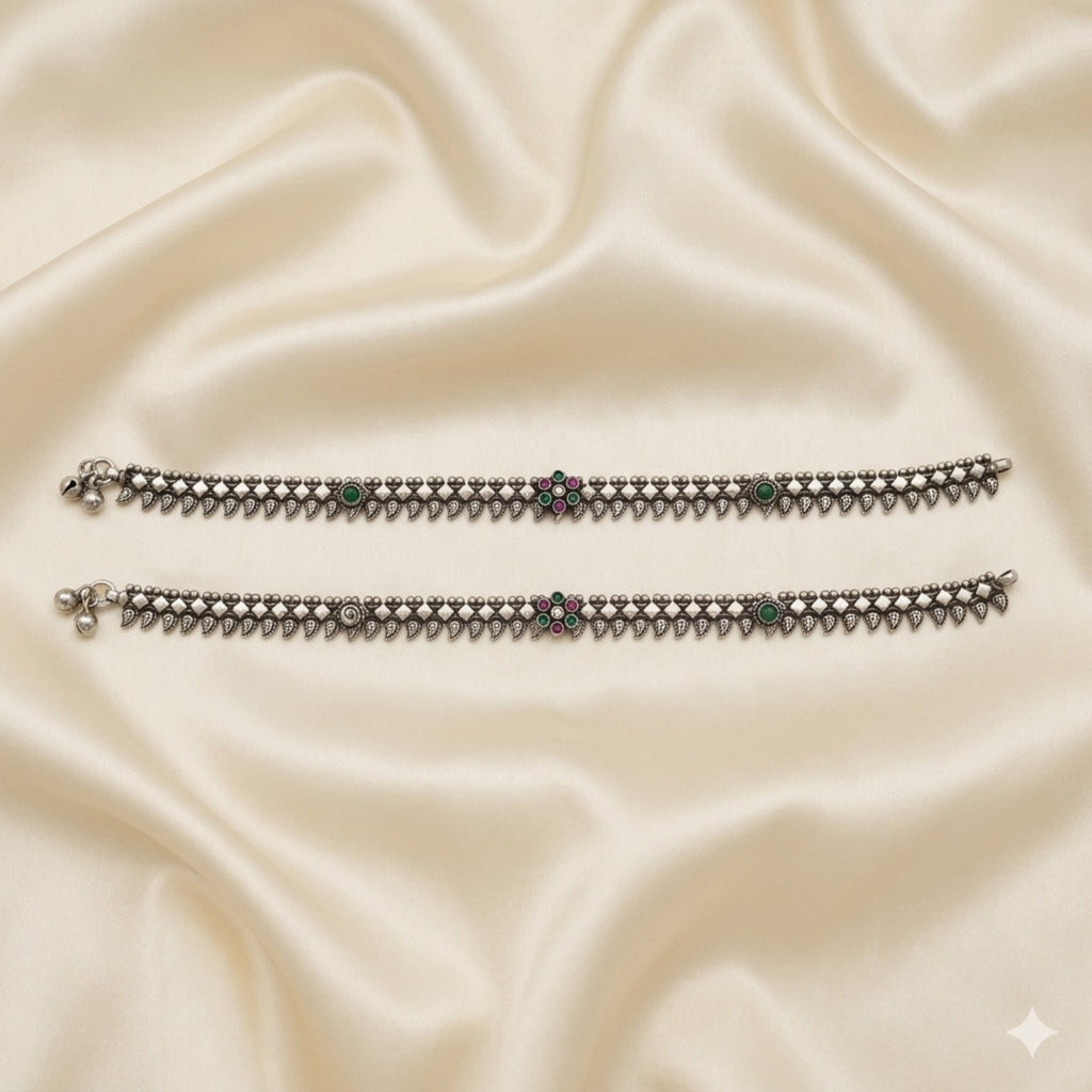 Haripriya Leaf Charm Anklet