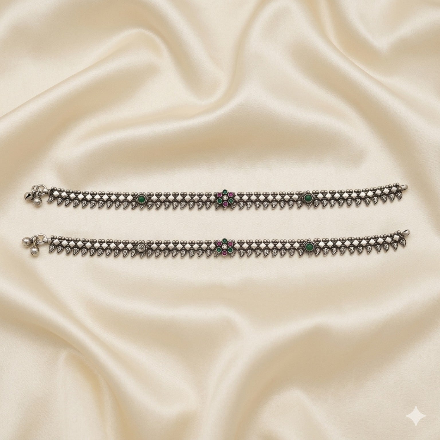 Haripriya Leaf Charm Anklet