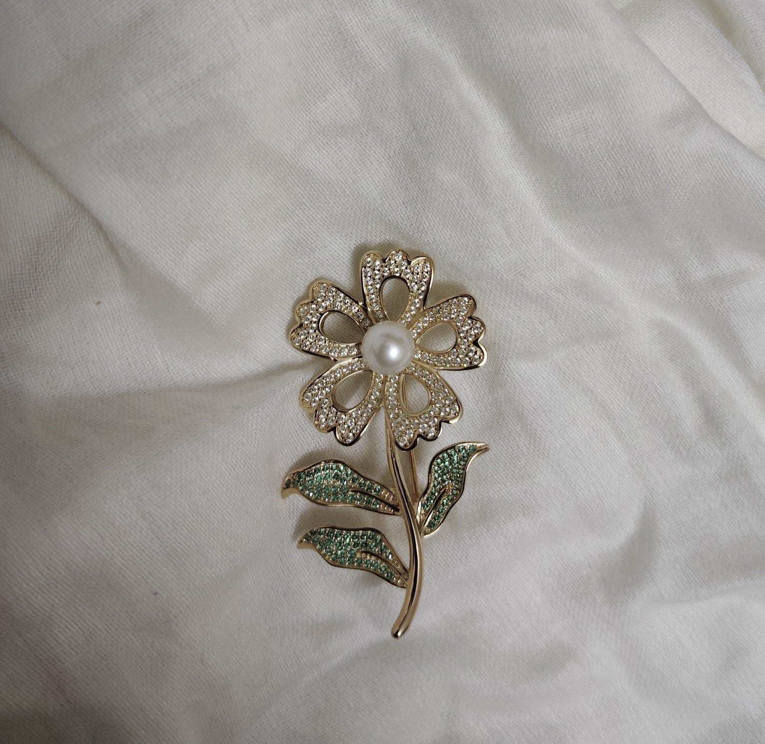 Flower Pearl Brooch