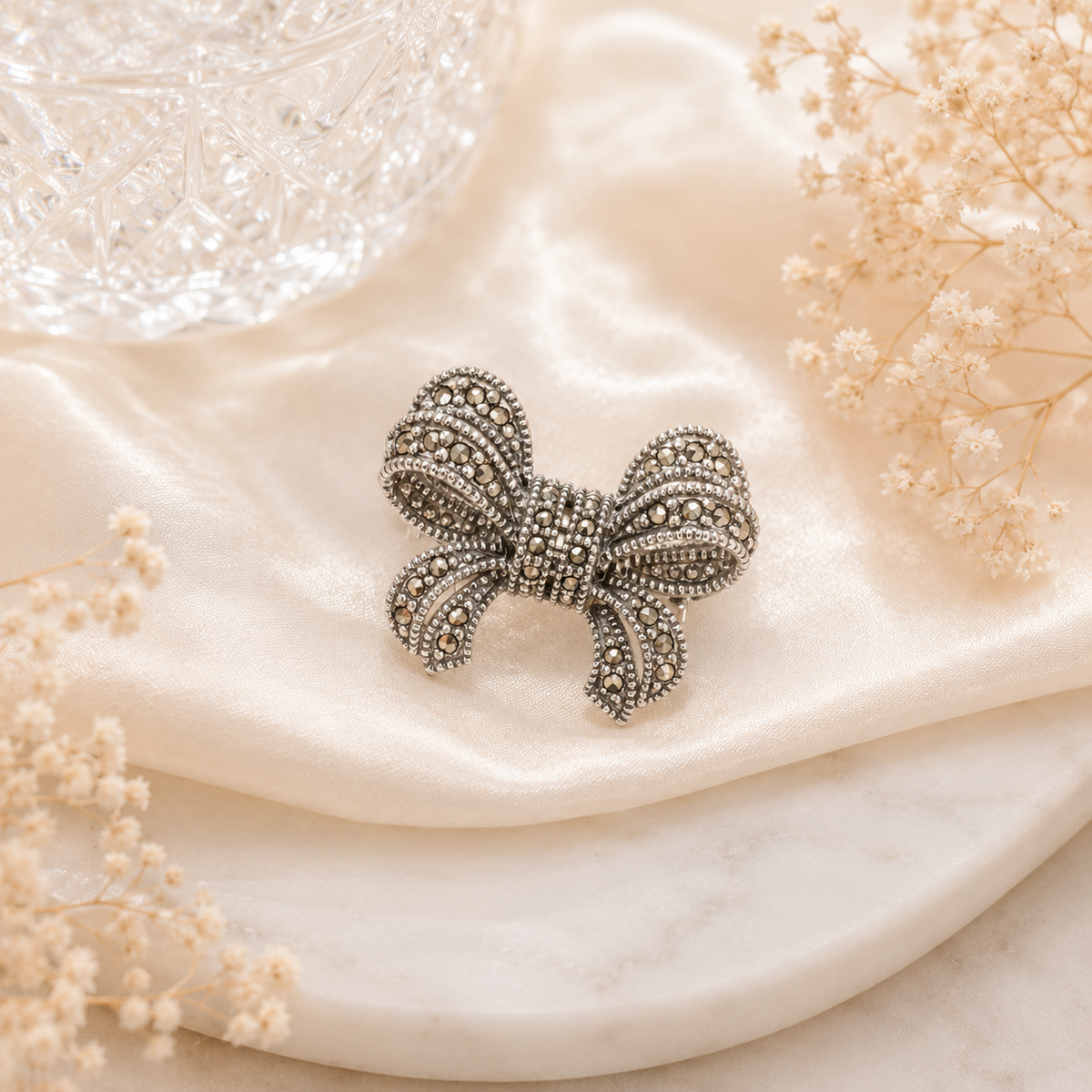Vintage Charm Bow Brooch