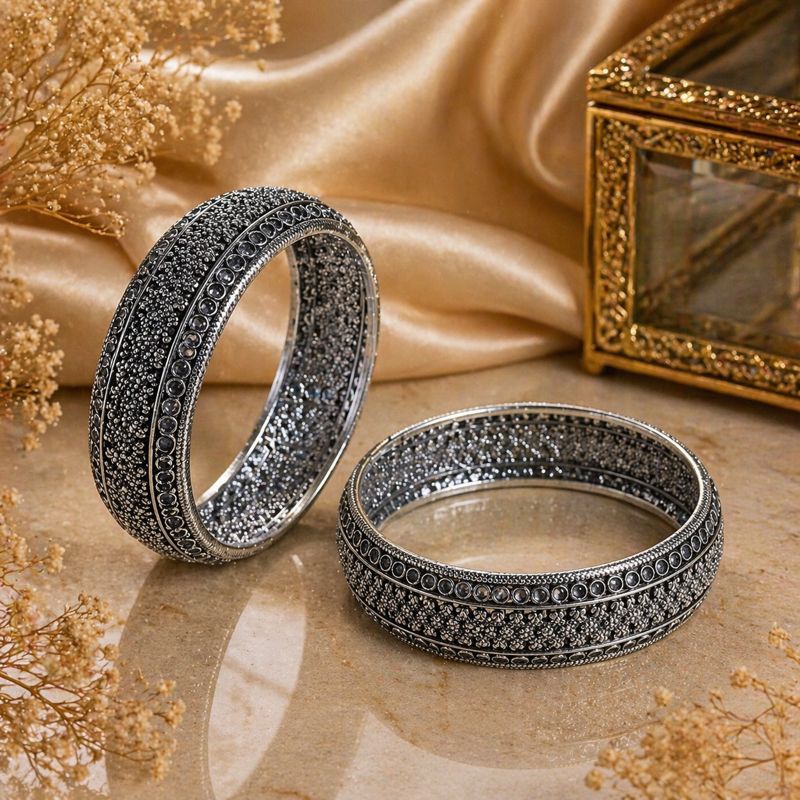 Vaibhavi Antique Silver Kada