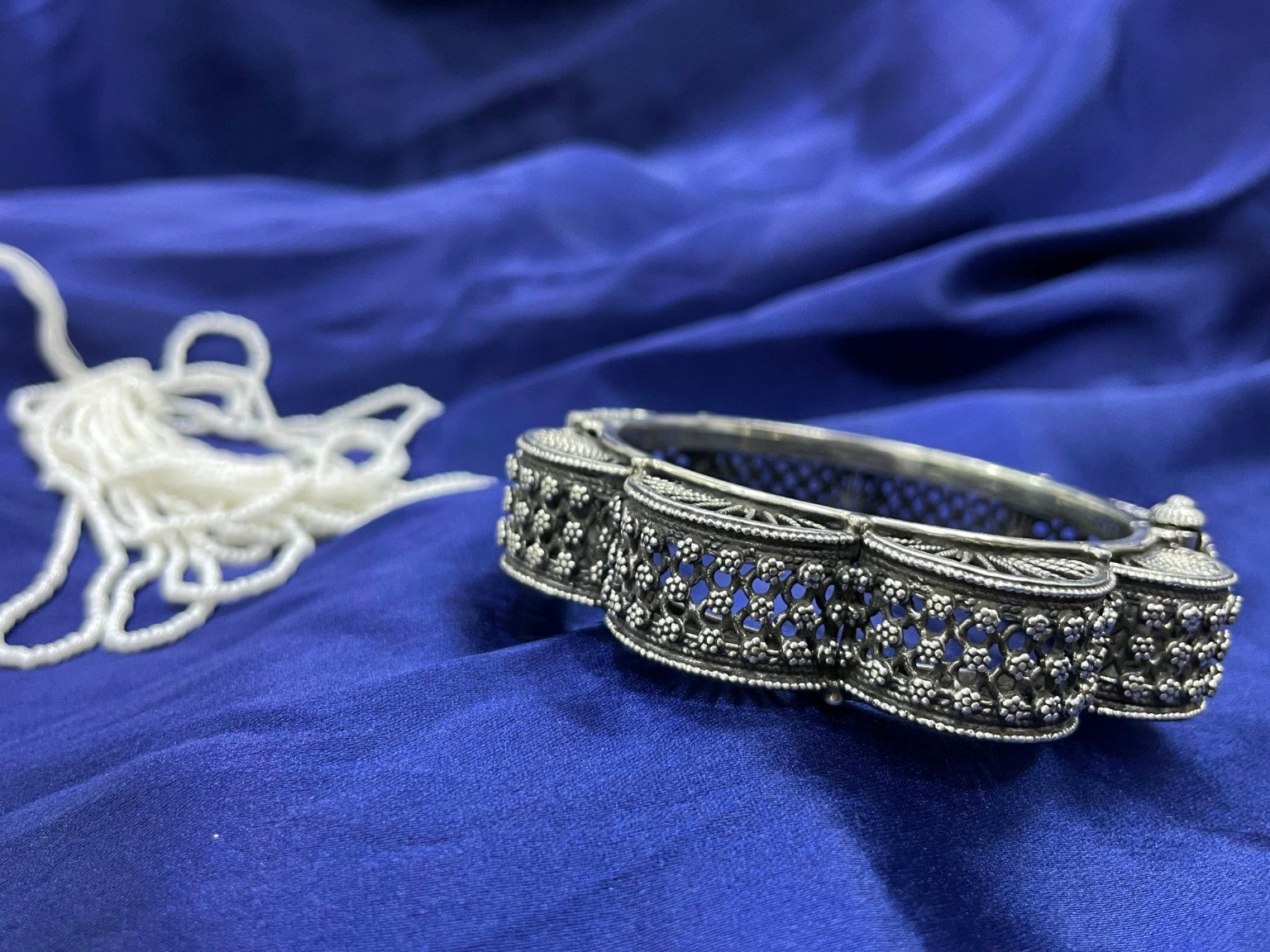 Rajeshwari Gajra Silver Kada