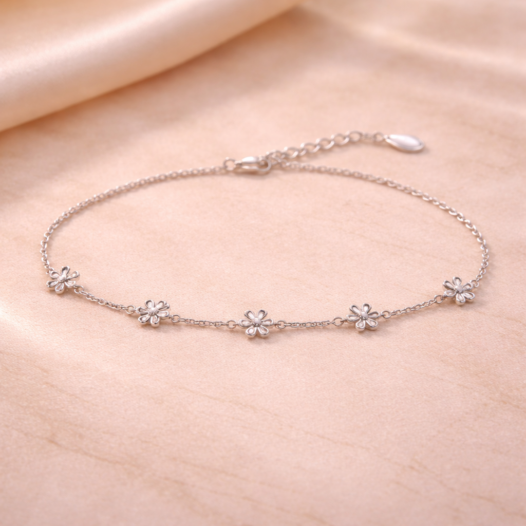 Daisy Whisper Silver Bracelet