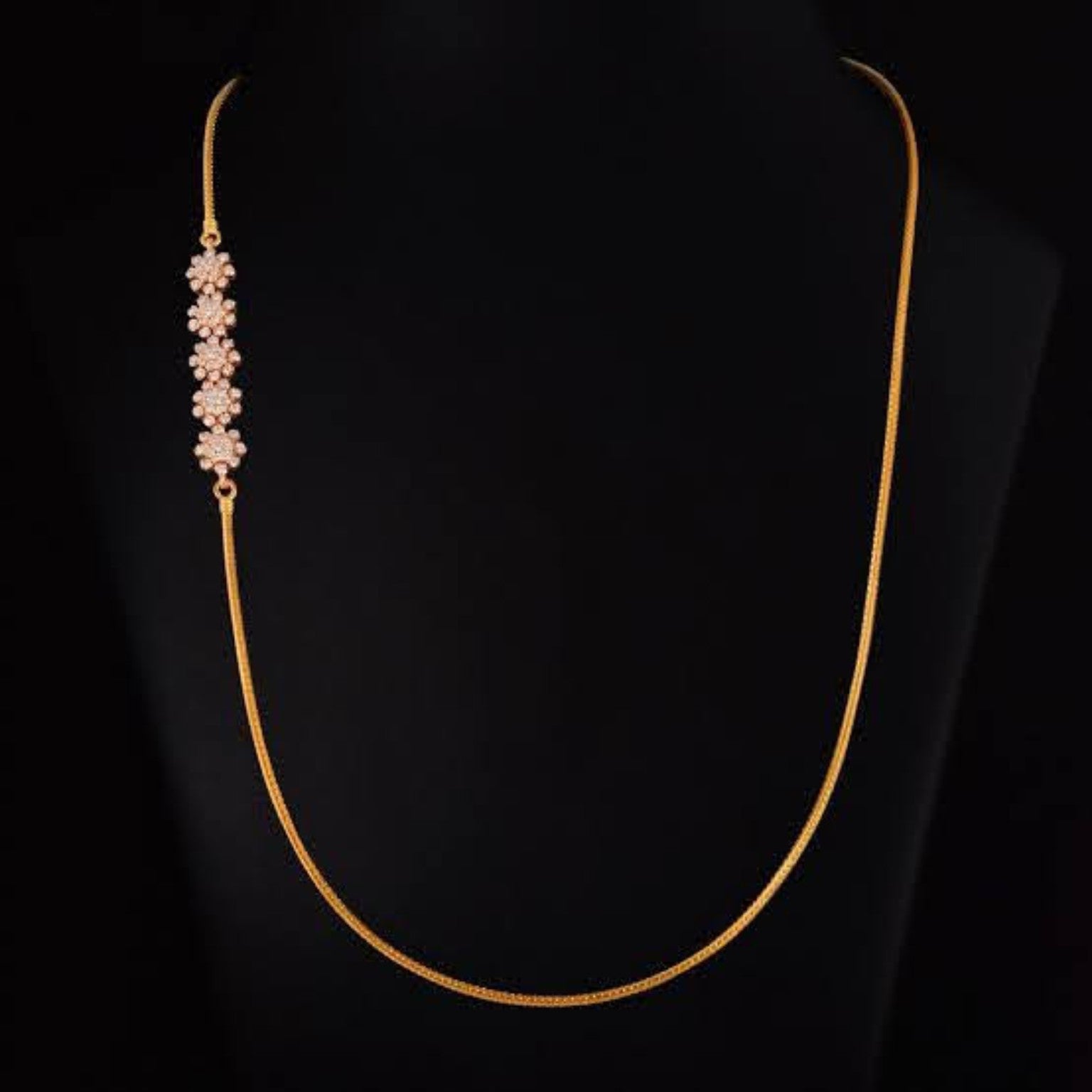 Elora Side-Floral Gold Chain
