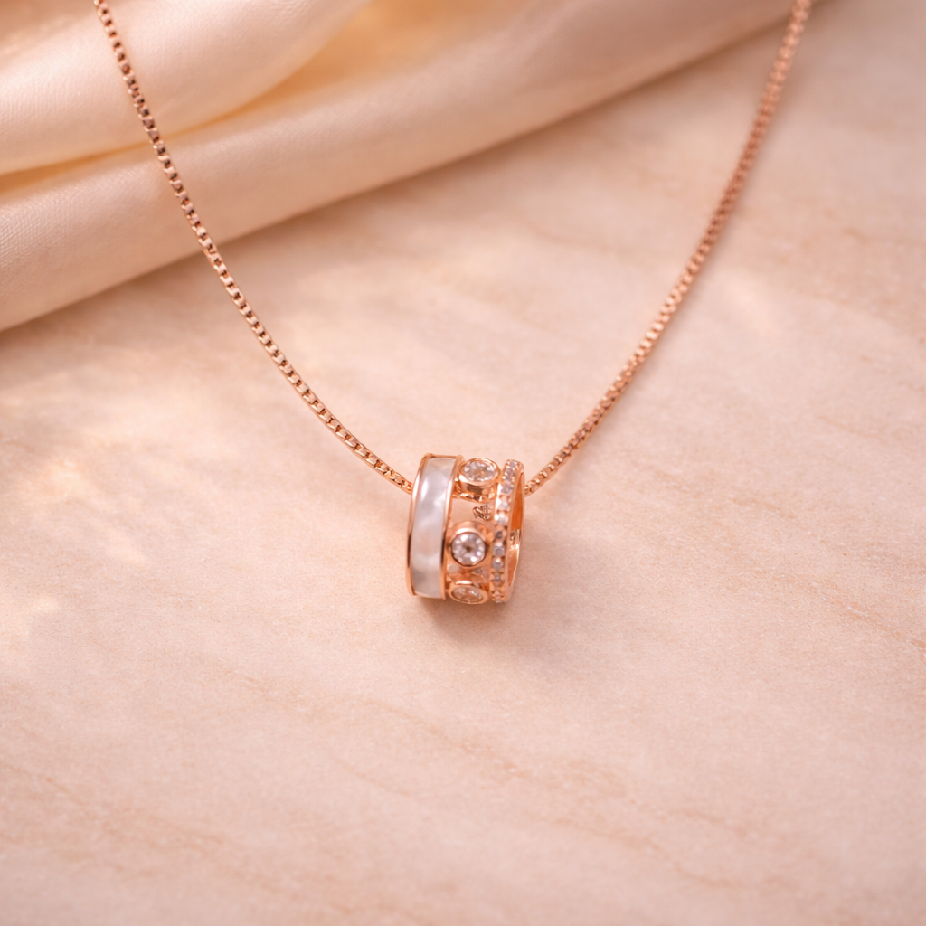 Rosé Lumière Barrel Pendant Chain