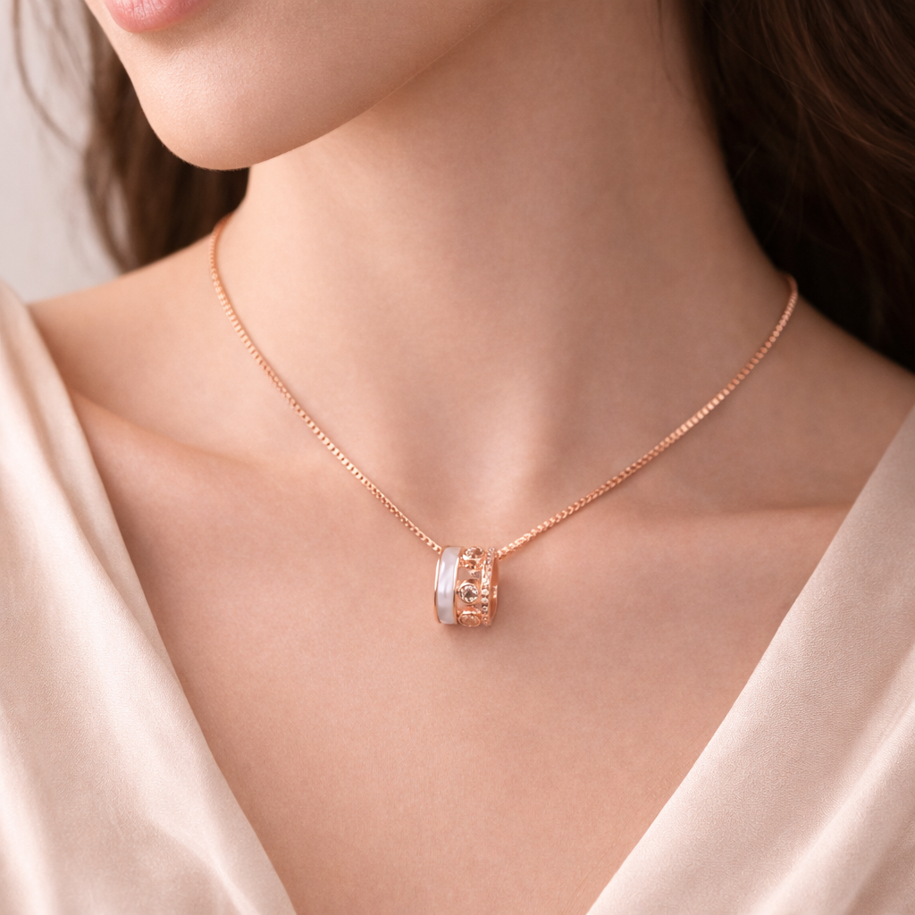 Rosé Lumière Barrel Pendant Chain
