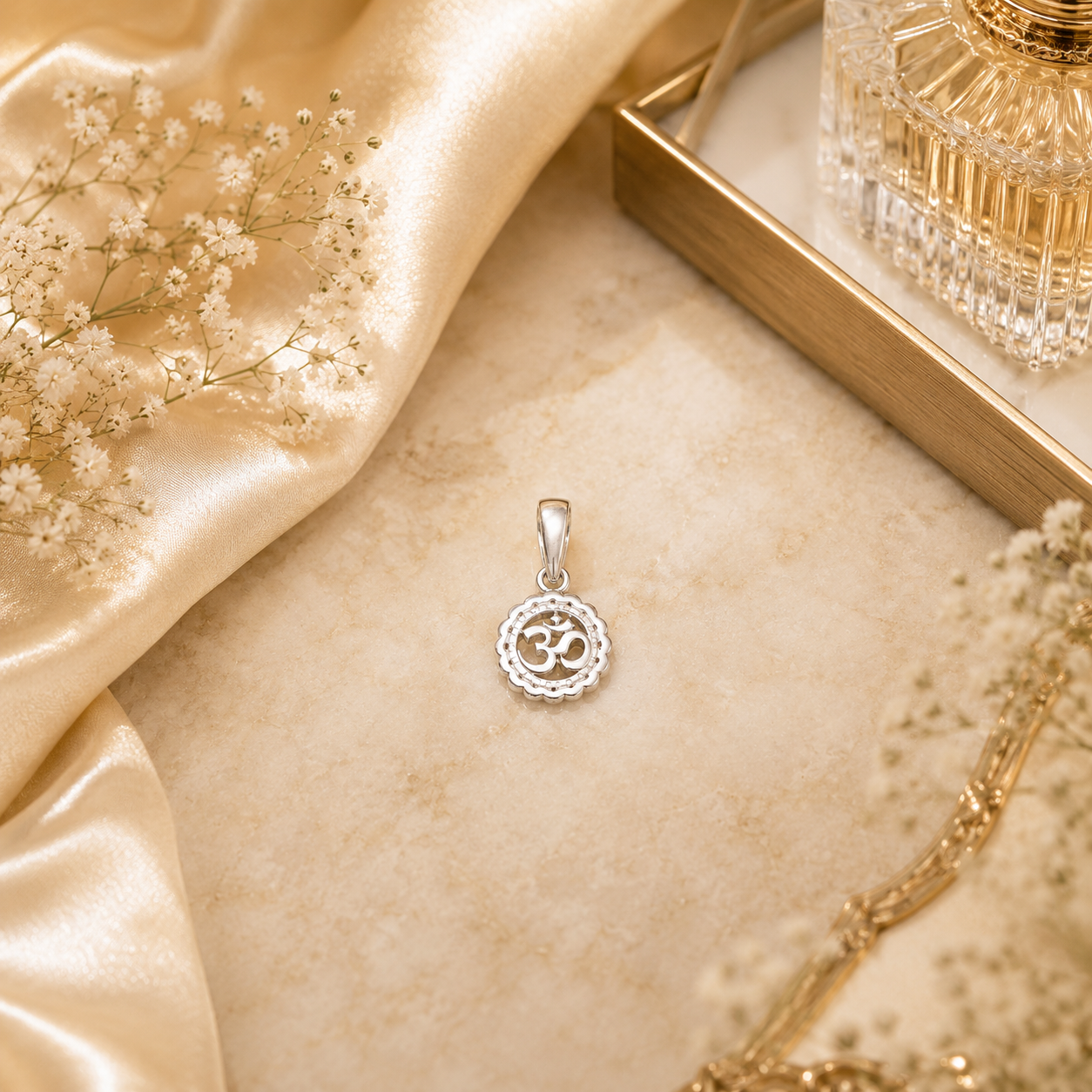 Omvya Grace Pendant
