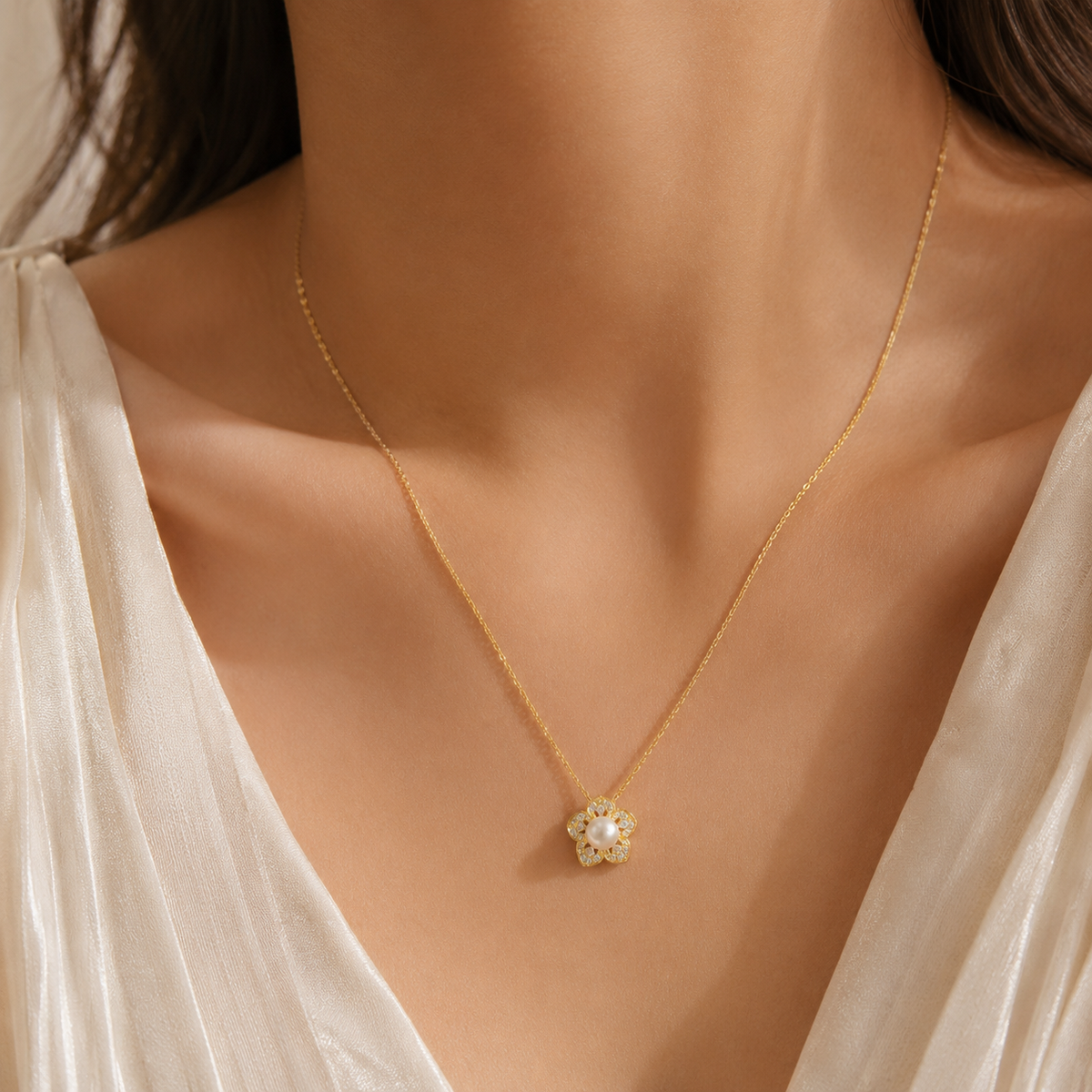 Aarini Pearl Bloom Pendant