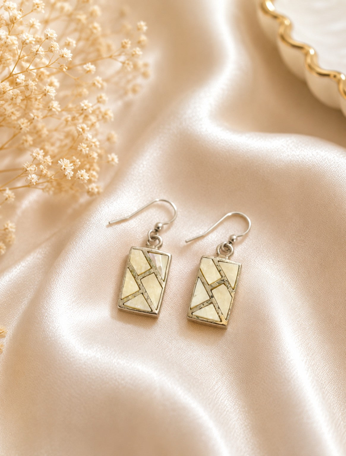 Avyra Pearl Mosaic Earrings