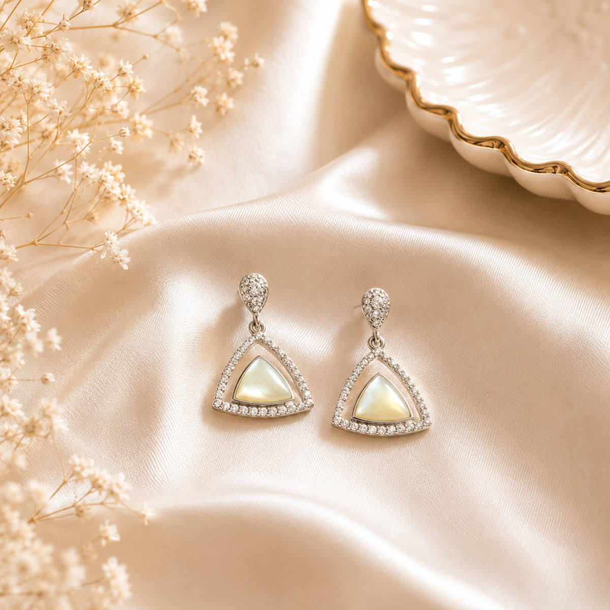 Triveni Pearl Glow Earrings