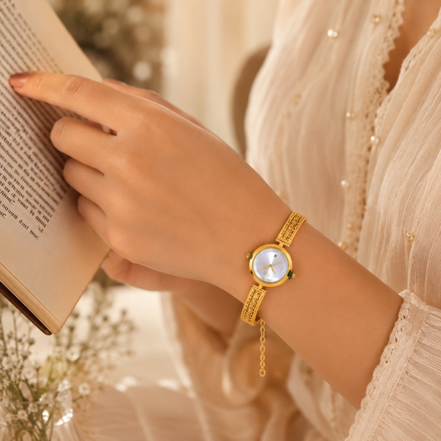 Aarini Gold Watch