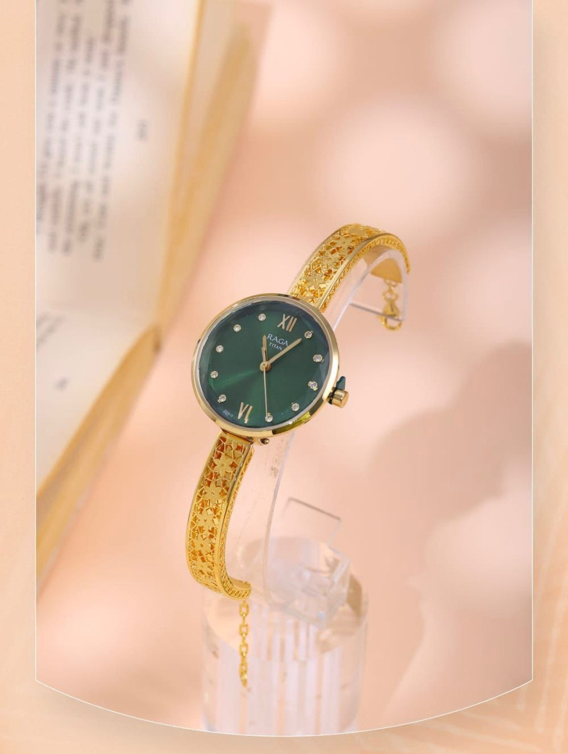 Vedyra Emerald Gold Watch