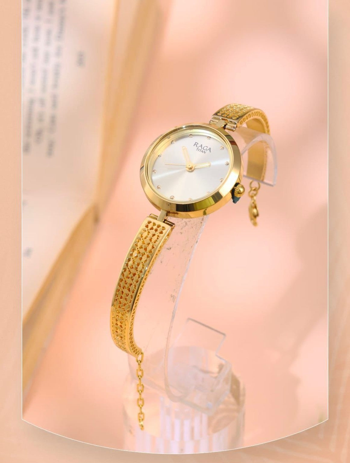 Aarvika Pearl Gold Watch