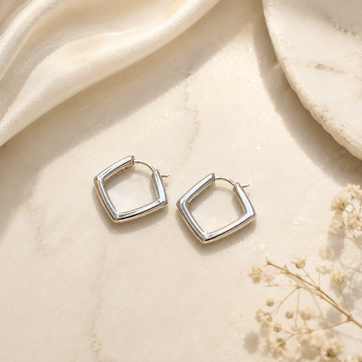 Ruparekha Hoops