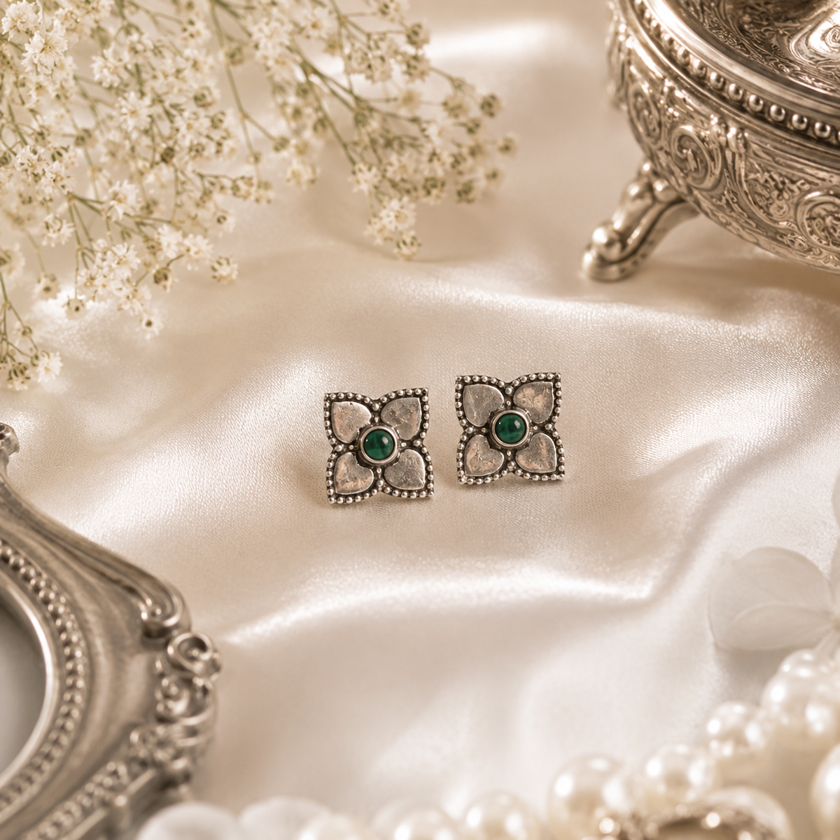 Vayuna Clover Studs