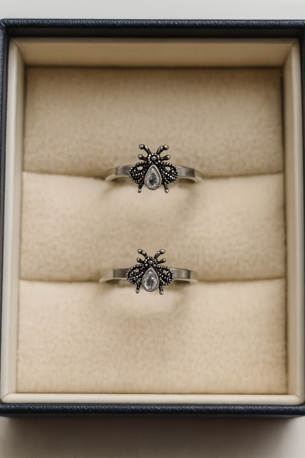 Sparkle Bee Toe Ring