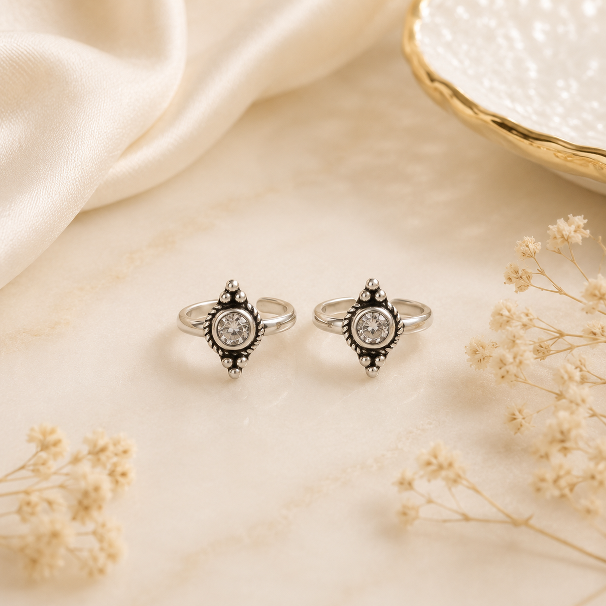 Taarini Spark Toe Rings
