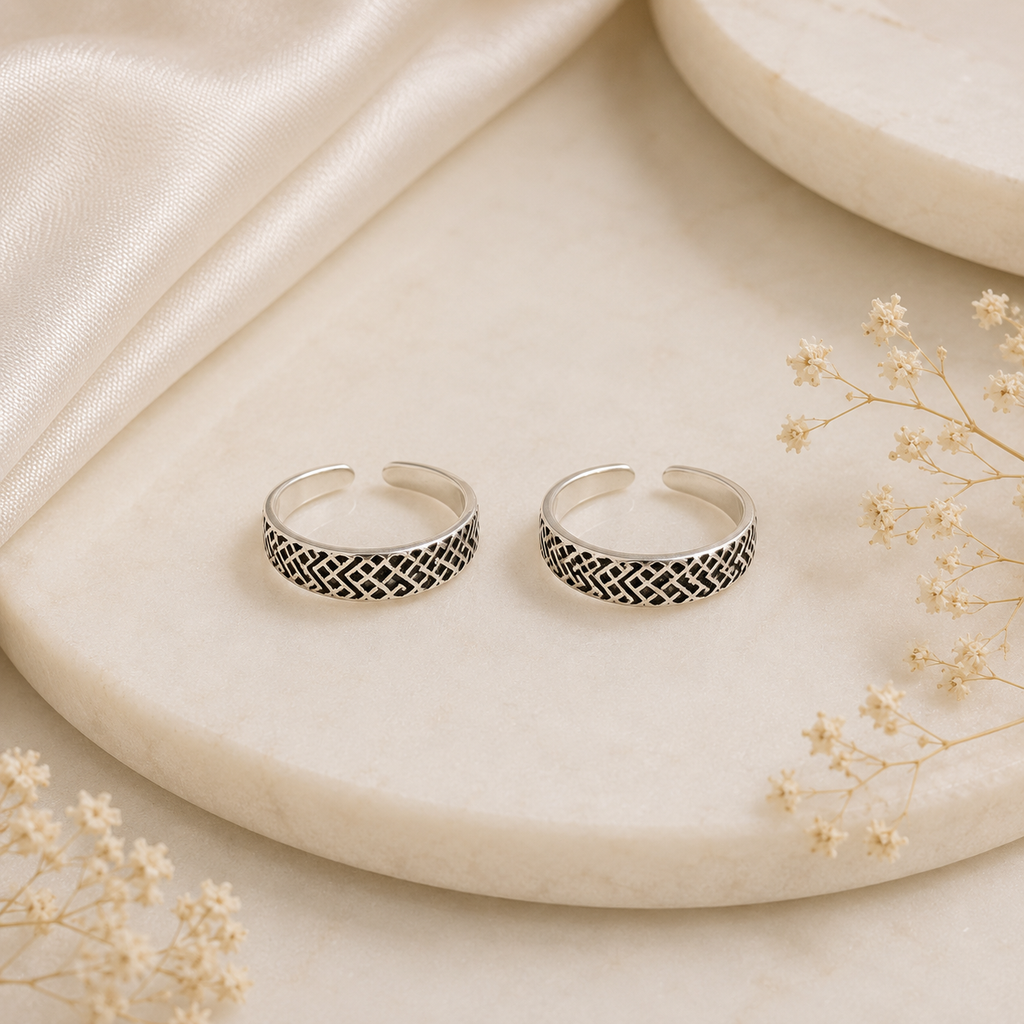 Vedika Weave Toe Rings